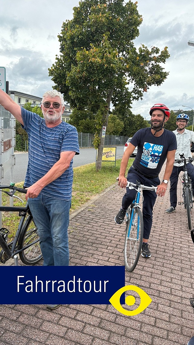 Rückblick auf eine besondere Fahrradtour am Untermain: Auf dem Weg zum Katholikentag 2026 führte die Reisegruppe mit ZdK-Generalsekretär Marc Frings und Bistumsreferent Dominik Großmann viele Gespräche, begegnete Engagierten und erlebte die schöne Bistumsregion auf dem Rad.
🕕 Früh morgens bei Main Bäcker Hench in Aschaffenburg
☕ Frühstück mit Engagierten aus Aschaffenburg
🤝 Begegnung mit Engagierten in Erlenbach
🏠 Austausch mit Katholikentags-Veteran Steffen Hörst in Miltenberg
🚲 Durch Weinberge, Kirchen & Naturparks
🐃 Besuch bei Wasserbüffeln im Hafenlohrtal
📍 Podium im Kloster Schönau
🏛️ In Karlstadt: Rathaus, Stadtmuseum und Spitalkirche
⛪️ Fahrrad-Wallfahrt zur Wallfahrtskirche Maria im Grünen Tal
💬 Themen: Kirche im Umbruch, sozial-ökologische Transformation, Engagement vor Ort.
Danke an alle Mitwirkenden entlang des Wegs. Die Reise zum Katholikentag hat begonnen!
#Katholikentag2026 #Würzburg #ZdK #Fahrradtour