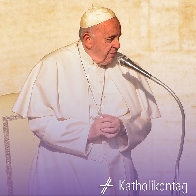 🌍 Heute begehen wir den Welttag der Armen mit dem Leitwort "Wende dein Angesicht von keinem Armen ab (Tob 4,7)". Dieser Tag erinnert uns daran, dass Solidarität und Mitgefühl die Grundpfeiler einer gerechten Welt sind. Seit 2016 setzt sich das Bündnis "Gemeinsam solidarisch zum Welttag der Armen" dafür ein, weltweite Ungleichheit zu bekämpfen. Papst Franziskus betont die "pastorale Option für die Armen", die uns alle dazu ermutigt, uns vorrangig für die arm Gemachten und Ausgegrenzten dieser Welt ein zusetzen. 🙏 

In unserer Story findet ihr den Link zum Leitwort von Papst Franziskus zum Welttag der Armen 2023: https://www.welttagderarmen.de/welttag-der-armen/

Bild: Pixabay 
#WelttagDerArmen #Solidarität #Nächstenliebe #GeinsamSolidarisch #Katholikentag2024
