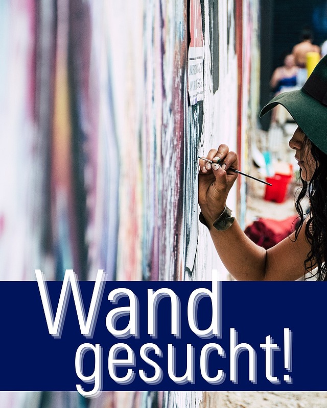 Würzburg, jetzt ist es bekannt, wir suchen eine Wand! 🧱 🎨 
Für ein besonderes Kunstprojekt im Rahmen des Katholikentags 2026 suchen wir eine große, gut sichtbare Häuserwand in Würzburg.

Das Projekt heißt Wall of Vision: Ein professionell gestaltetes Mural (Wandgemälde) soll zeigen, wie Stadtarchitektur den Herausforderungen des Klimawandels kreativ und konstruktiv begegnen kann. 
 
Das Kunstwerk soll nicht nur während des Katholikentags zu sehen sein, sondern dauerhaft bleiben und so ein positives Zeichen für Wandel und Zusammenhalt setzen. 

💬 Interesse eine große Fassadenwand in Würzburg bereitzustellen? oder Fragen? Schreib eine Mail an 👉 programm@katholikentag.de 
 
#WallOfVision #Katholikentag2026 #Würzburg #WirsuchenWand
