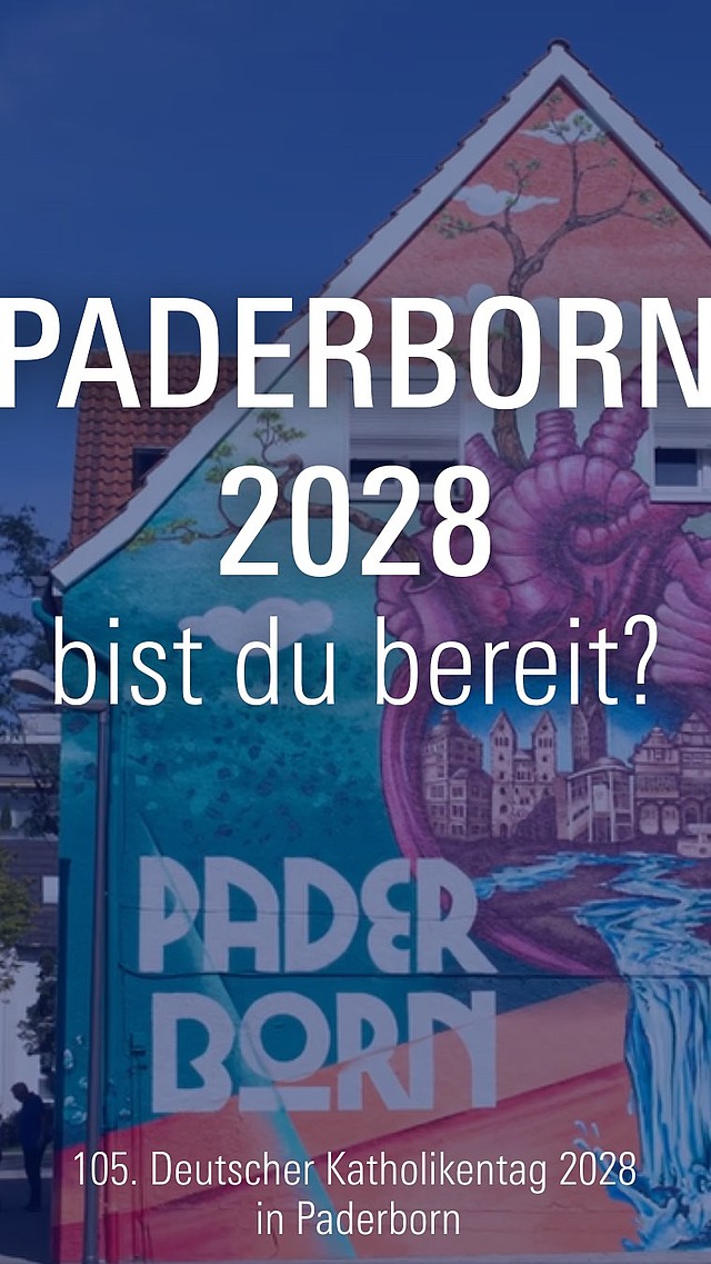 Der 105. Deutsche Katholikentag 2028 findet in… 🥁 PADERBORN statt! 🎉 

Das hat soeben die ZdK-Vollversammlung beschlossen und verkündet! 
Vom 24. bis 28. Mai 2028 wird Paderborn zum Treffpunkt für Austausch, Glaube, Diskussion und Gemeinschaft. 

Wir freuen uns jetzt schon riesig auf Nordrhein-Westfalen und auf das @erzbistum_paderborn!

Bildmaterial: Stadt Paderborn/ Filmond 
#katholikentag2028 #paderborn #Vorfreude #GemeinsamGlauben #Katholikentag #paderborn_de