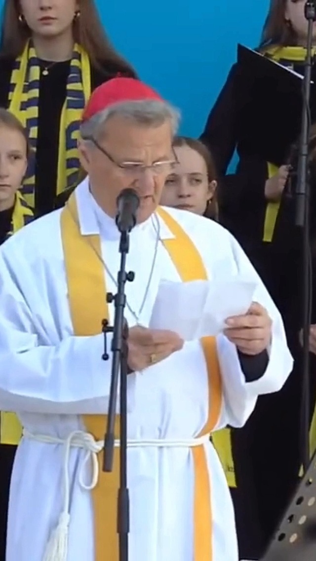Grußwort vom Papst, verkündet von Kurienkardinal Mario Grech!
Beim Schlussgottesdienst des 104. Deutschen Katholikentags in Würzburg!

Die deutsche Übersetzung findet ihr hier: katholikentag.de/rueckblick-wuerzburg

#katholikentag #würzburg #katholikentag2026