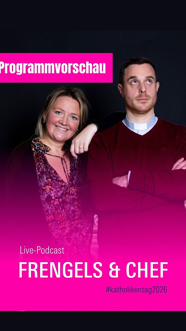 🎙️ Frengels und Chef sind die bekannten Gesichter des Instagram-Accounts der Krefelder Dionysius-Kirche. Mit viel Charme, Witz und Herzlichkeit nehmen sie euch mit in ihren Alltag. Ein bisschen churchy, aber vor allem sehr menschlich und einfach witzig! 
 
Und jetzt auch beim Katholikentag dabei mit einem Live-Podcast: 
Frengels & Chef - Vom Mut, katholisch zu sein 
👩 Michelle Engel, Gemeindereferentin, Krefeld 
👨 David Grüntjens, Pfarrer, Krefeld 
Wann? Freitag, 15. Mai, 13:30–14:30 Uhr 
Wo? VRK Podcastbühne auf dem Platz an der Friedensbrücke (Webcode: RG18)

👉 Weitere Infos: https://frengels-und-chef-der-podcast.blogs.audiorella.com/

#katholikentag #würzburg #diokirche #krefeld #katholikentag2026 podcast