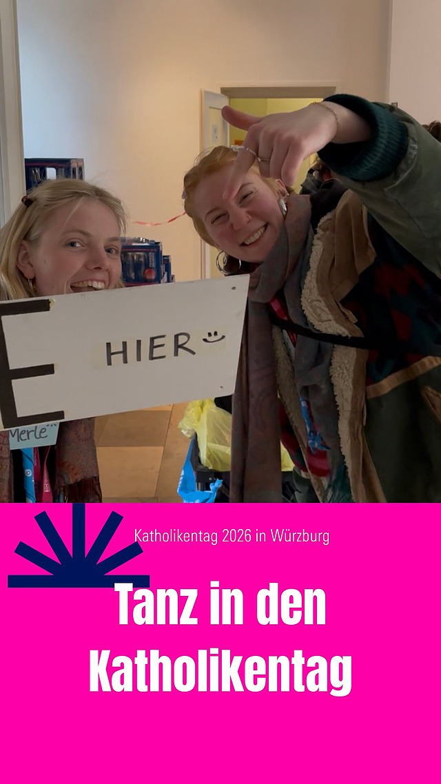 Wir freuen uns, dass es jetzt endlich los geht!😍 Ihr auch? Also wir tanzen jetzt erstmal rein in den Katholikentag…
Von wo aus seid ihr heute angereist? Schreibts in die Kommentare.

Mehr Infos zum Katholikentag findet Ihr unter katholikentag.de oder in unserer App „Katholikentag“.

Video: Tim/ Luca 
#katholikentag #kt26 #würzburg #katholikentag2026 #tanz