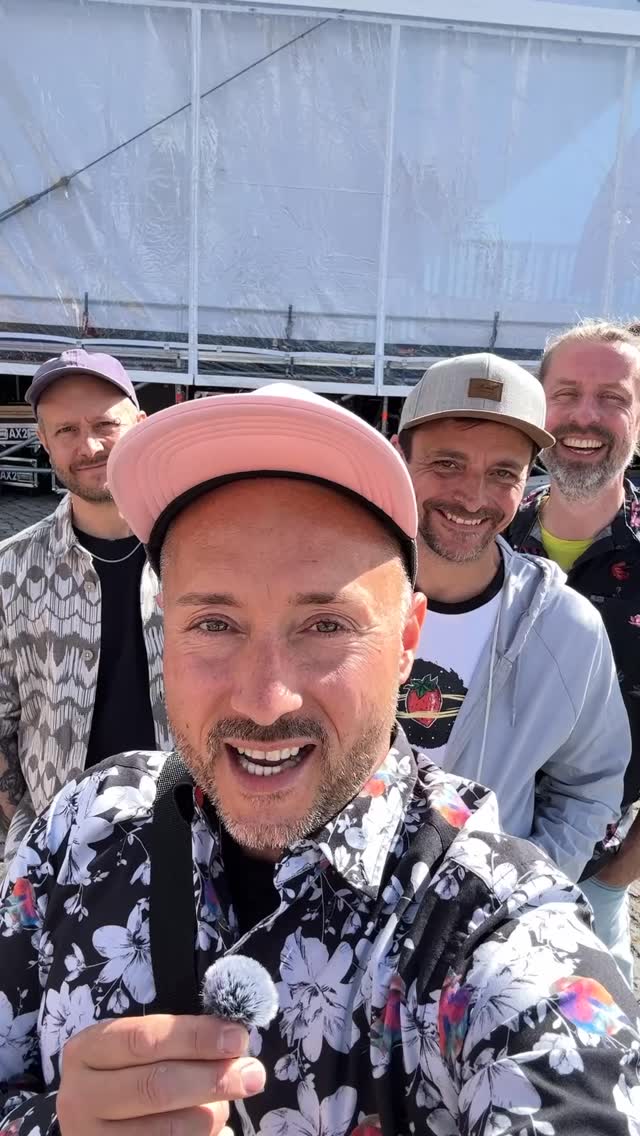 Heute hat Cris Cosmo den Residenzplatz zum tanzen gebracht! Trotz Regen konnten sie die Stimmung von Anfang bis Ende halten, es war der Wahnsinn!💃🕺

Video: Marina/ Sarah/ Lea
#katholikentag2026 #würzburg #katholikentag