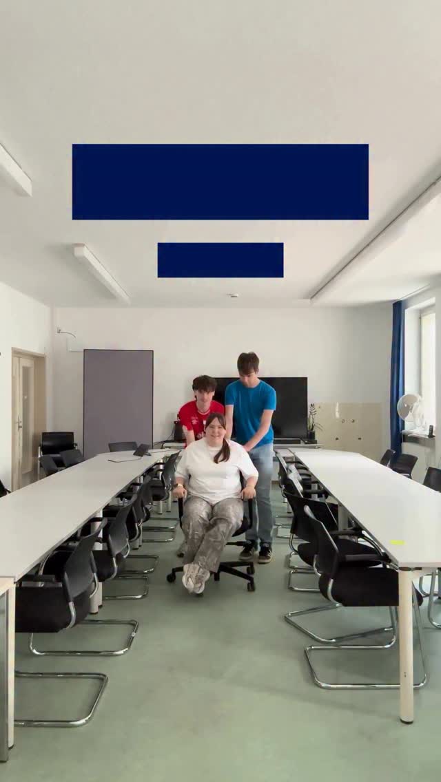 1 Jahr FSJ neigt sich dem Ende! 🎉
Wir sagen Danke an euch, Lena, Manuel und Jakob! ❤️
Ihr habt uns tatkräftig unterstützt, uns den Alltag erleichtert und mit eurer guten Laune für viele schöne Momente gesorgt.

Wir wünschen euch für euren weiteren Weg nur das Beste und ganz viel Erfolg! 🍀

#FSJ #Danke #Team #katholikentag